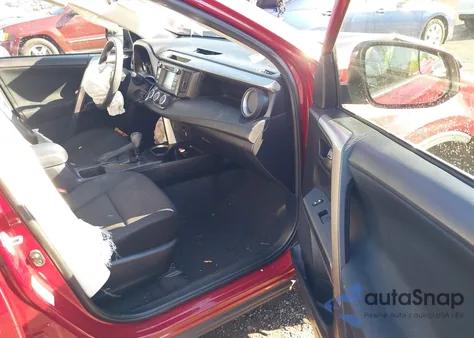 2018 Toyota Rav4 Le z USA, uszkodzony, nr VIN JTMBFREV3JD236507